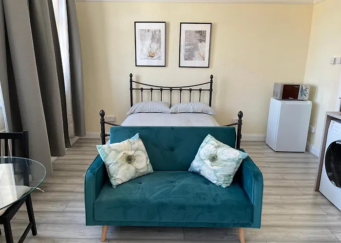 Cosy Studio With Full Facilities.